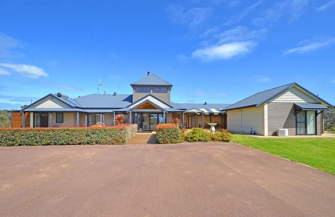 Sensational Heights Bed & Breakfast-1